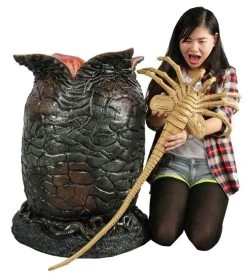 Alien Life Size Replica: Egg & Facehugger