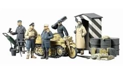 German Luftwaffe Crew (Winter) W/ Kettenkraftrad #12 (32412)
