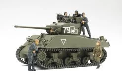 M4A2(76)W Sherman - 1/35 Red Army With 6 Figures (25105)