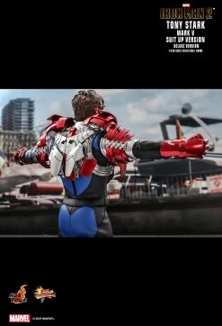 Tony Stark Mark V Suit Up Version "Deluxe Version" (MMS600) -Trendy Toy Store product image 2723