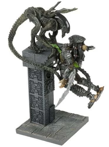 McFarlane Alien Vs. Predator Movie Playsets Action Figure Alien Attacks Predator 5 McFarlane Alien Vs. Predator Movie Playsets Action Figure Alien Attacks Predator - Image 3