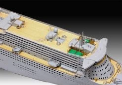 Ocean Liner Queen Mary 2 "Platinum Edition" (05199) -Trendy Toy Store product image 938