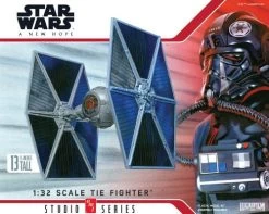 Star Wars 1/32 Scale Model Kit: TIE Fighter (AMT1341)
